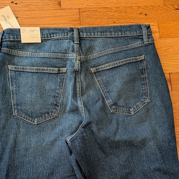 NWT U!iversal Thread High Rise Flare Jeans - Picture 6 of 7